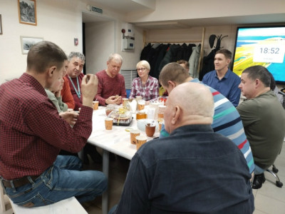 Итоги года, медовая дегустация и волшебный сундучок